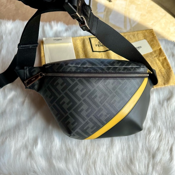 Stunning Black and Yellow Belt Bag with Geometric Pattern - Picture 1 of 16
